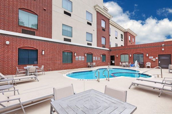 Holiday Inn Express & Suites LONGVIEW SOUTH I-20 (Lakeport)